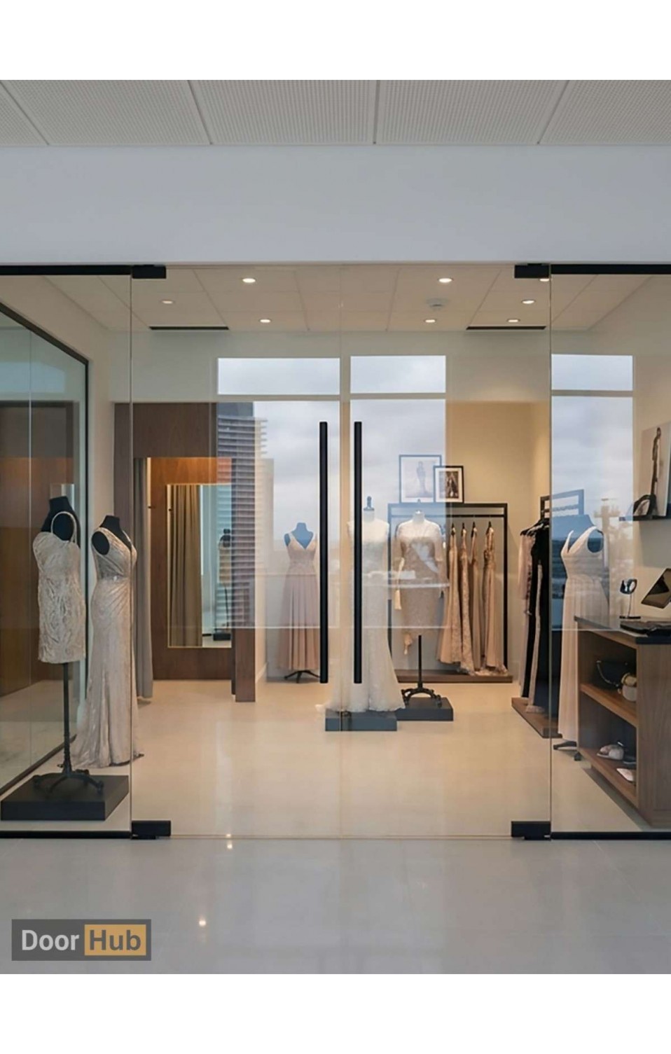 Clear Tempered Glass Pivot Door 12mm UAE for Boutique Store Entrances